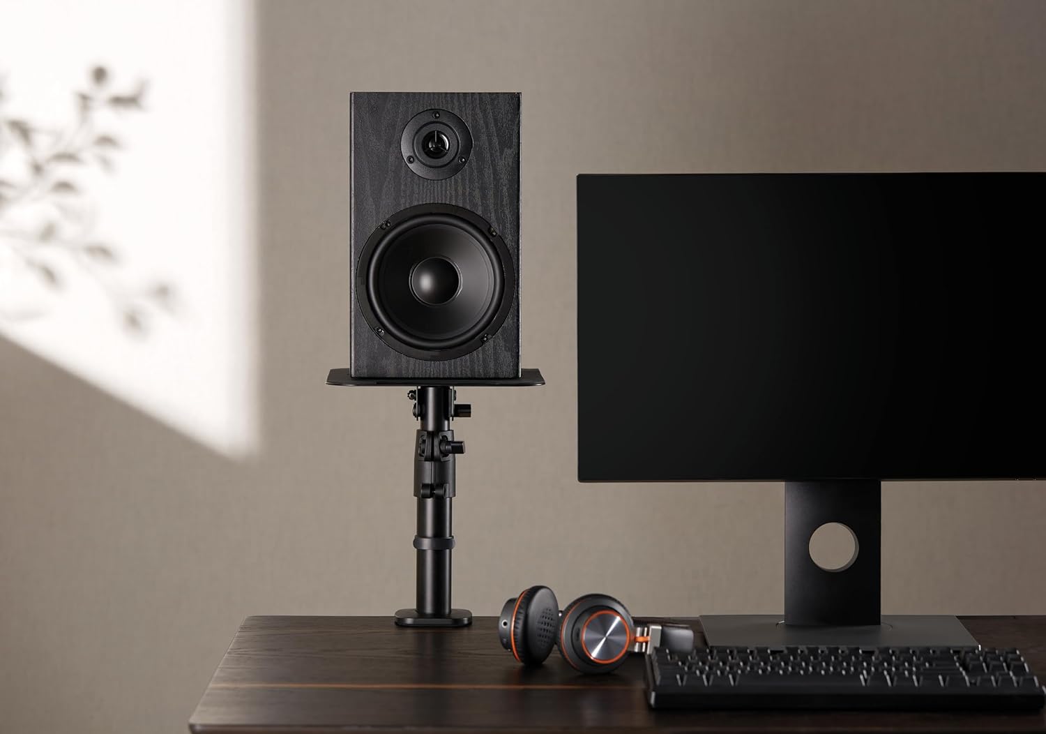 mywall Tischhalterung HS30L Universelle Lautsprecher Tischhalterung, Neigbar +/-15° mit Einer Belastung bis zu 15 kg, schwarz, 2 Ständer für Lautsprecherboxen