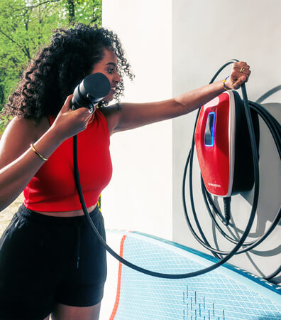Mennekes Wallbox AMTRON 4You 110, 11 kW für E-Autos und Hybrid - 7,5 m Kabel - innen und außen - Cover Schwarz