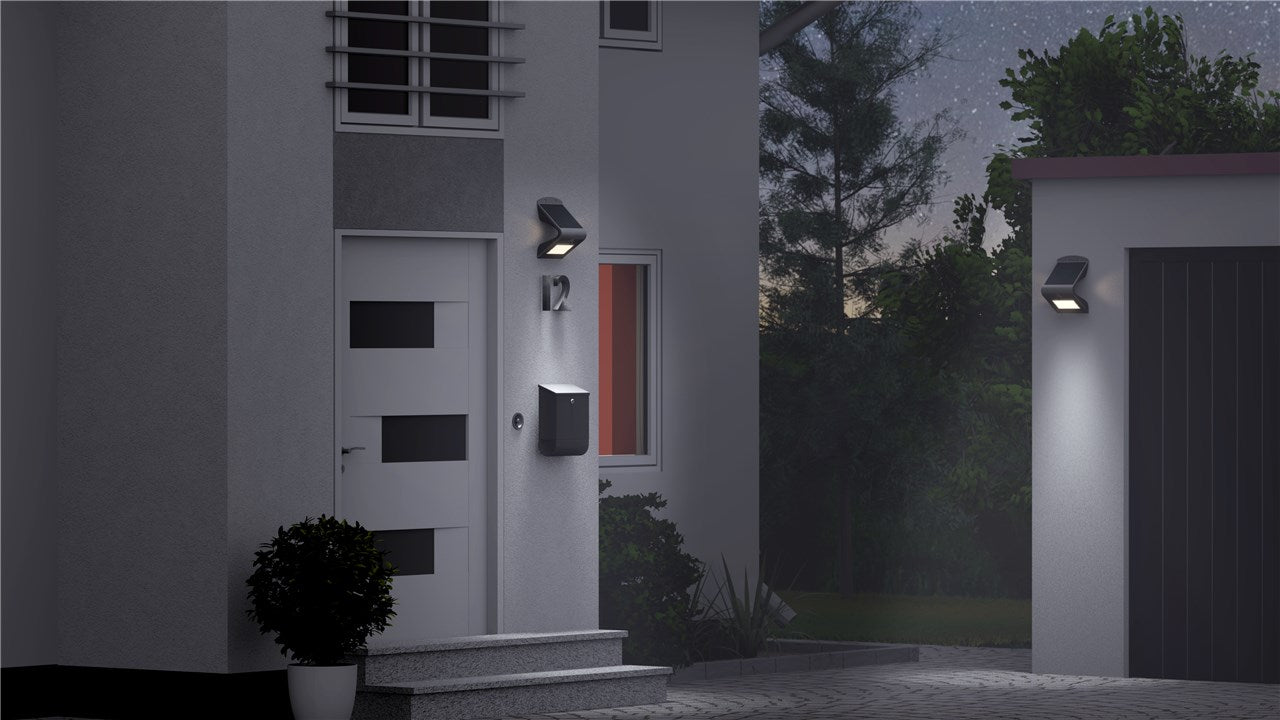 Goobay LED Solarleuchte Außenstrahler mit Bewegungsmelder Aussen / 1,5W Solar Lampe Outdoor / IP65 Gartenstrahler / Außenlampe mit Bewegungsmelder PIR Sensor / Schwarz [Energieklasse A++]