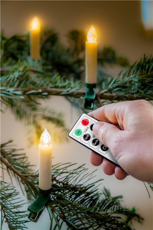 Kabellose LED Weihnachtsbaumkerzen mit Timerfunktion / LED Kerzen mit Fernbedienung/Flackernde Flamme Christbaumkerzen / Elektrische Kerzen / Baumkerzen 20er Set / Weiß