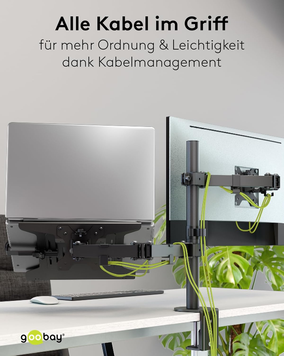 goobay Flexible Monitorhalterung mit Ablage für einen mobilen Laptop, Arbeitsstation für Monitore von 13 bis 32 Zoll (33-81 cm) Plus einen Laptop, max. 4,5 kg, VESA 75/100mm, schwarz