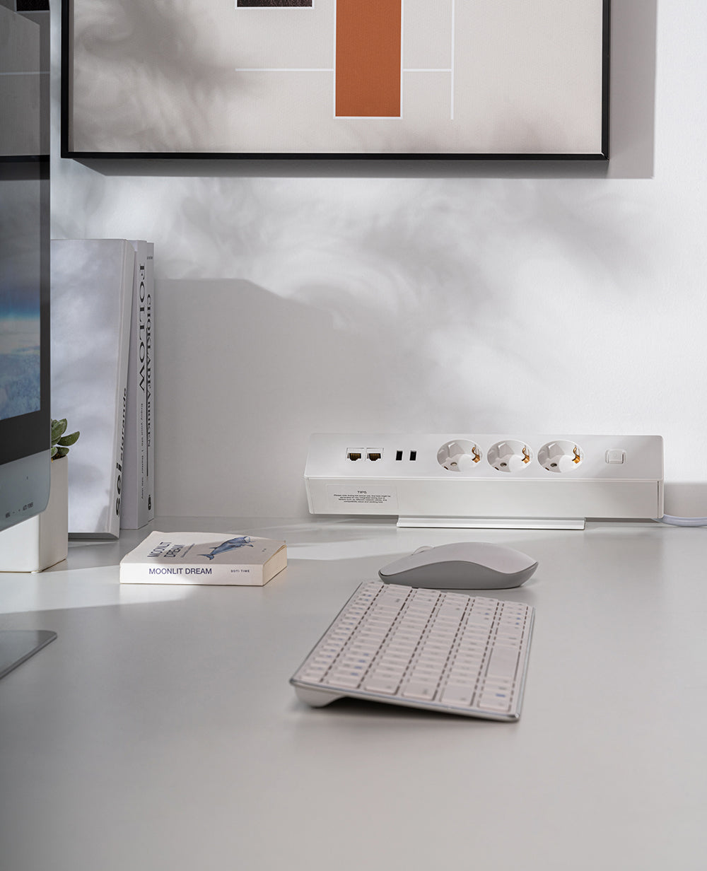 Tischsteckdose NV63L 3-Fach Schutzkontakt mit 2X USB und 2X LAN Anschluss, Mehrfachsteckdose für Zuhause mit Tischbefestigung, Knopf zum EIN- und Ausschalten, Steckdosenleiste mit 1,8m Kabel